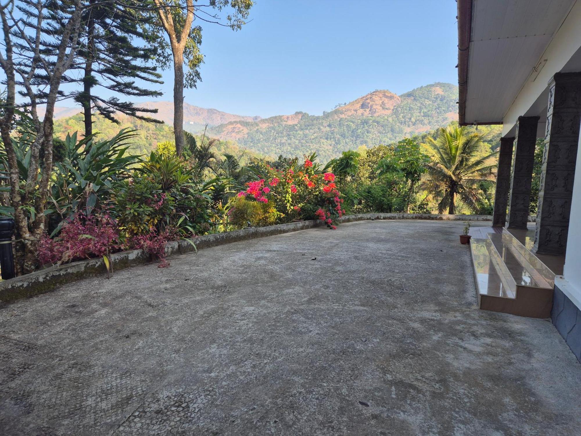Anivilla Holiday Home Kunjithanny Anachal Exterior foto