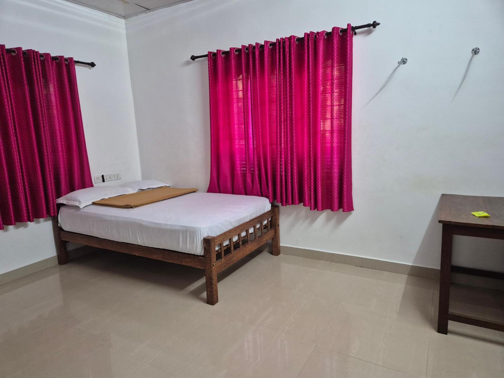 Anivilla Holiday Home Kunjithanny Anachal Cameră foto